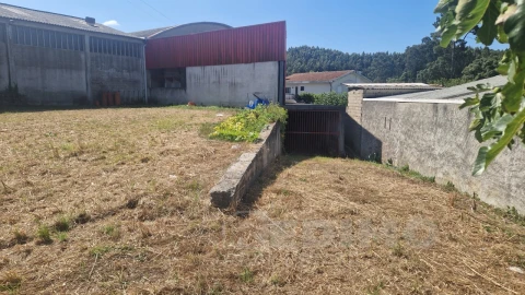 Armazém para Venda em Lourosa