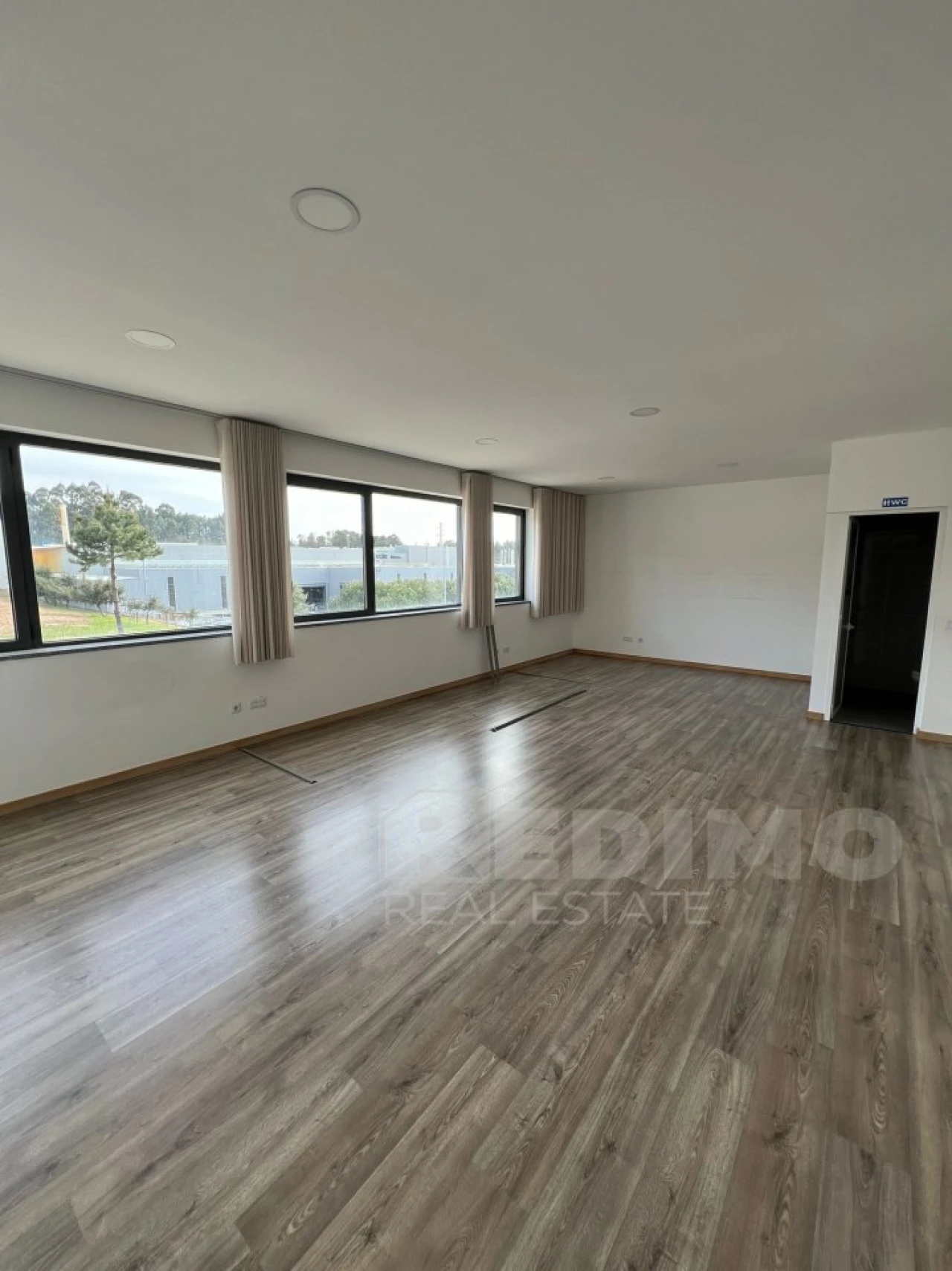 Armazém para Venda em Fiães Foto 7