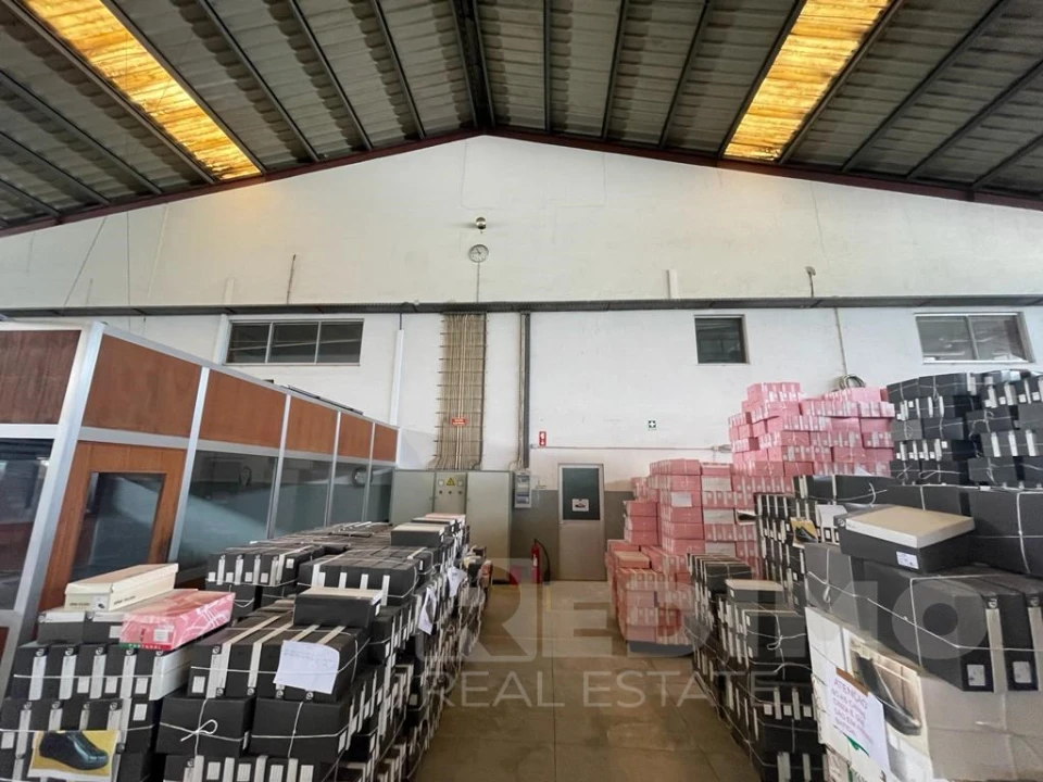 Armazém para Arrendamento em Santa Maria da Feira, Travanca, Sanfins e Espargo Foto 6