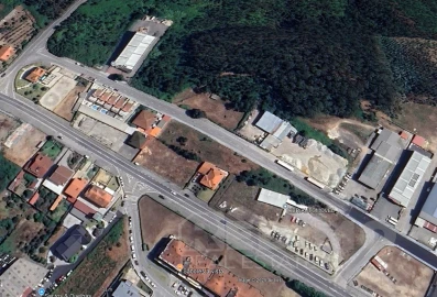 Terreno Comércio / Armazém para Venda em Escapães