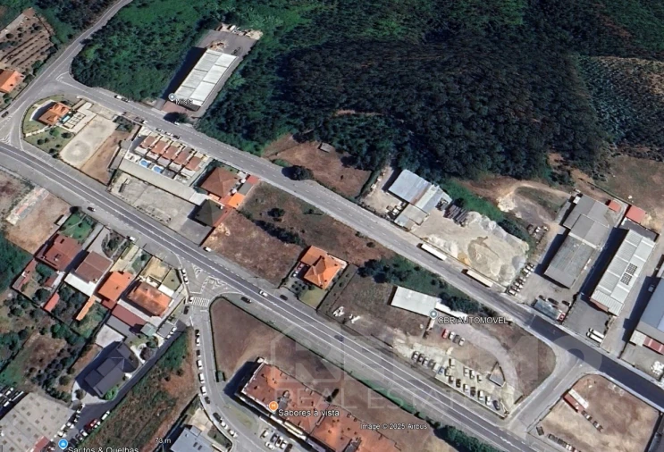 Terreno Comércio / Armazém para Venda em Escapães Foto 2