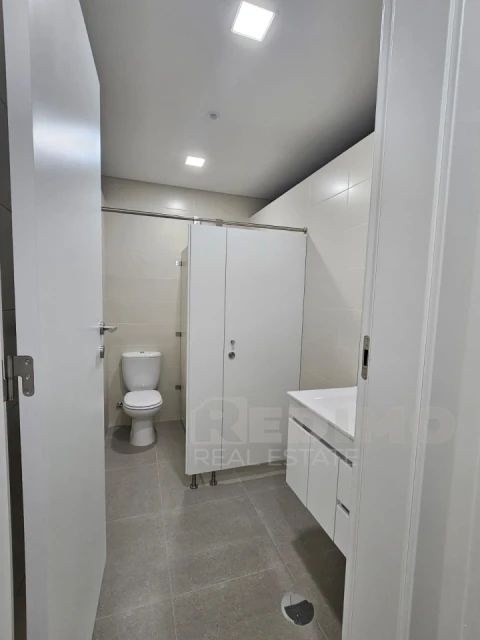 Armazém para Venda em Canedo, Vale e Vila Maior