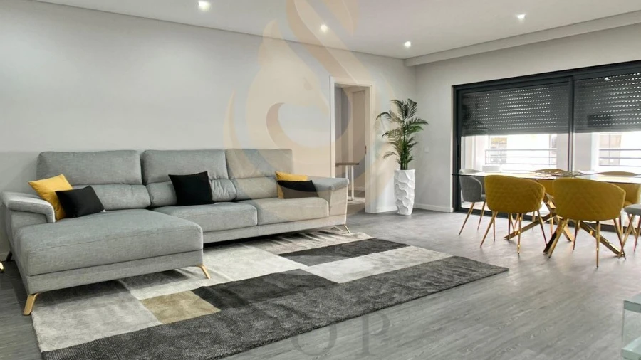 Apartamento T3 para Venda em Quelfes