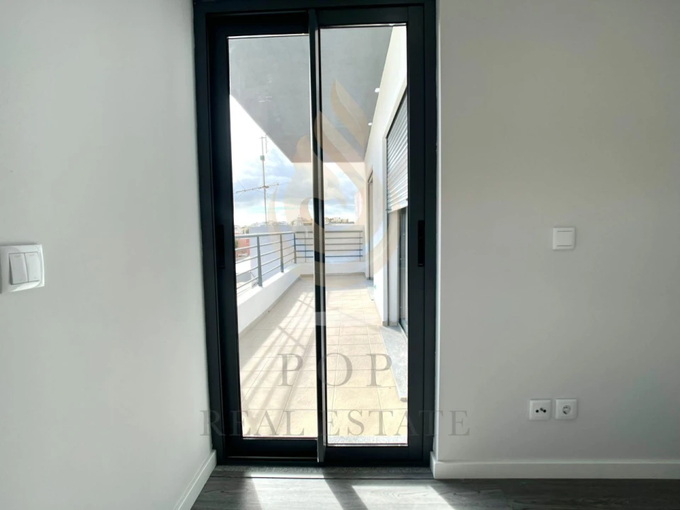 Apartamento T3 para Venda em Quelfes Foto 20