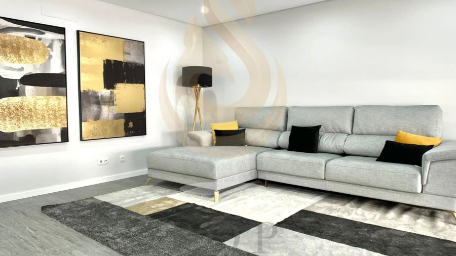 Apartamento T3 para Venda em Quelfes