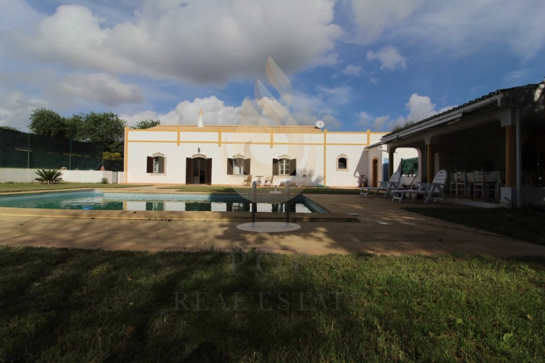 Moradia T4 para Venda em Boliqueime Foto 3