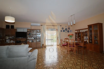 Quinta T3 para Venda em Loule (São Sebastião)