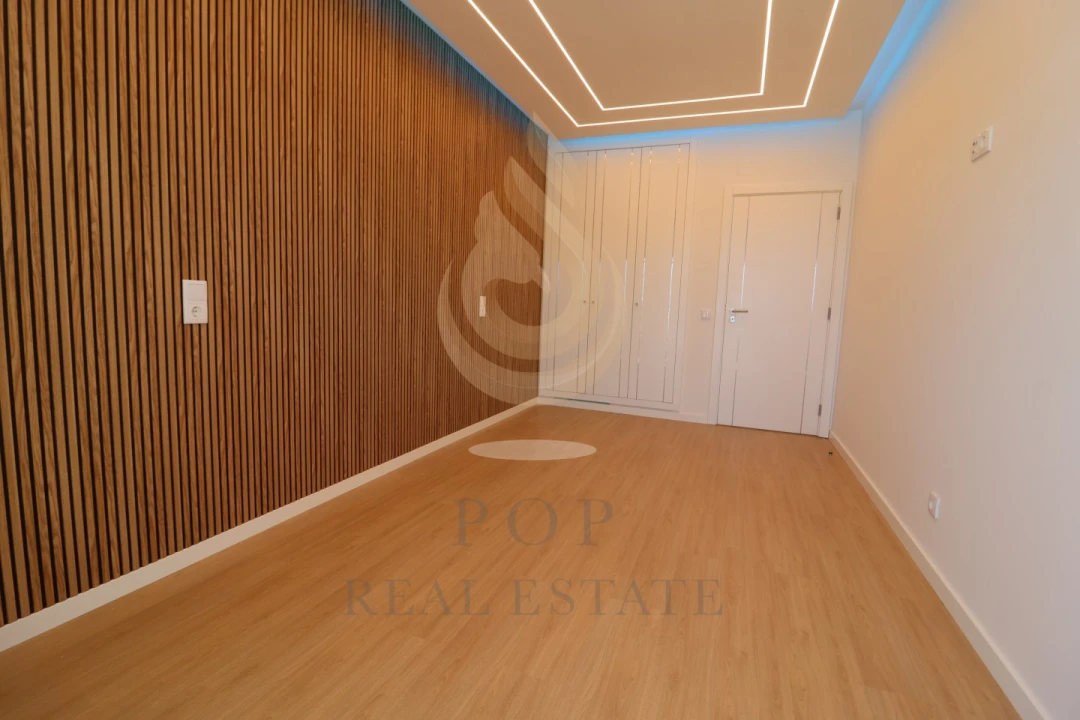Apartamento T3 para Venda em Quarteira Foto 11