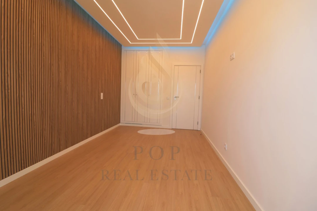 Apartamento T3 para Venda em Quarteira Foto 14
