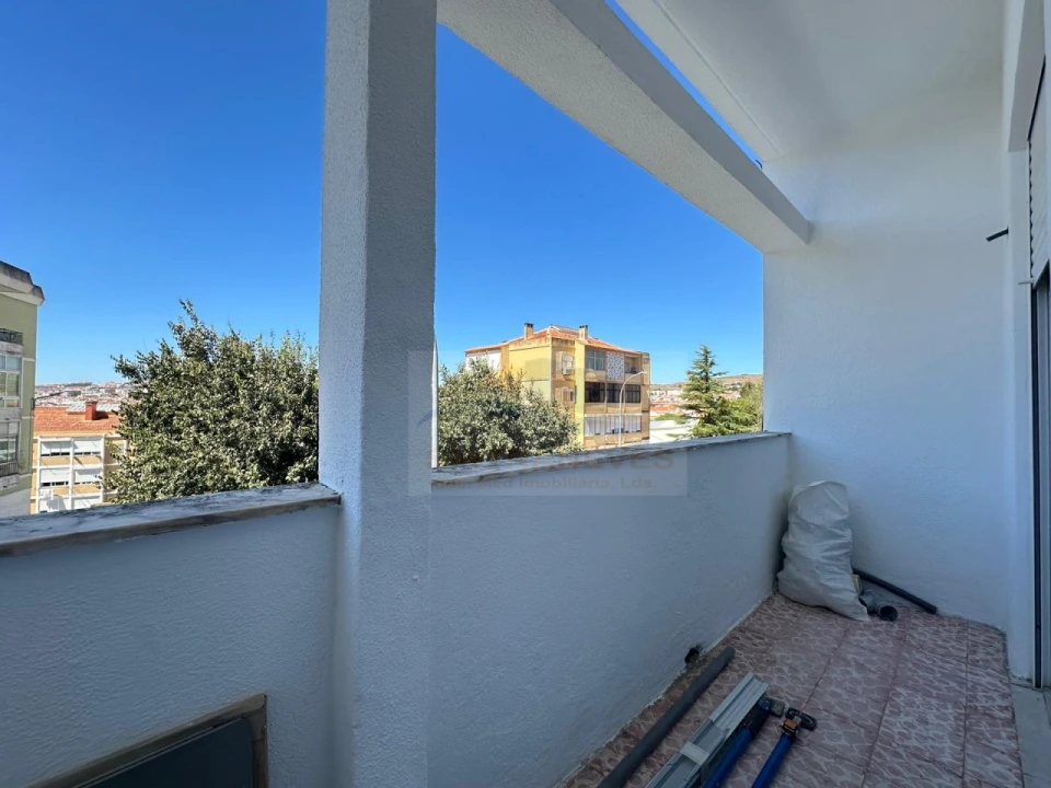 Apartamento T2 para Venda em Venteira Foto 2