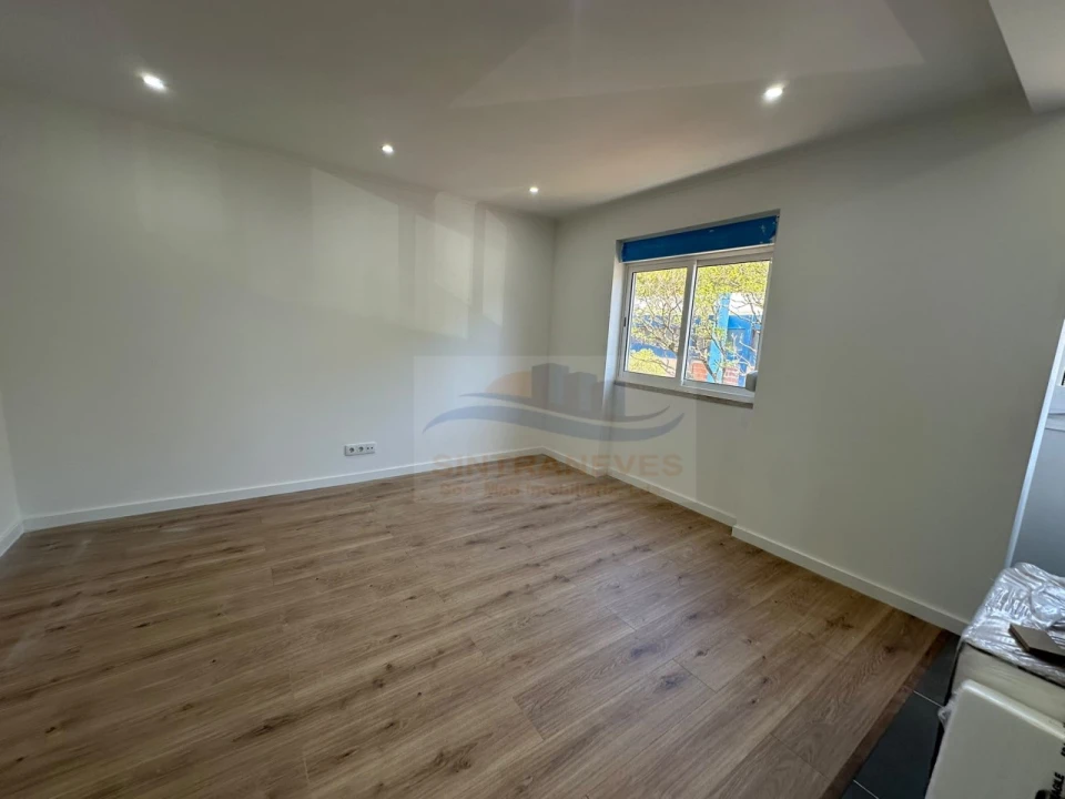 Apartamento T2 para Venda em Venteira Foto 4