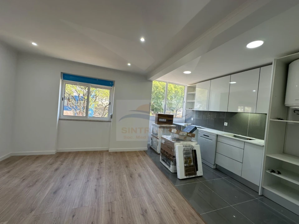 Apartamento T2 para Venda em Venteira Foto 5