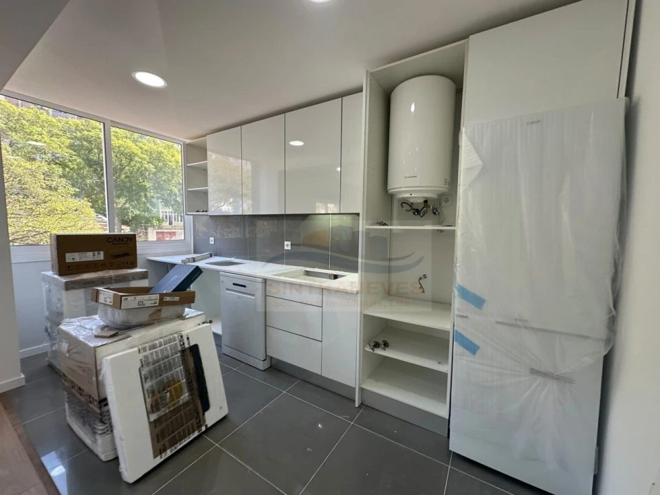 Apartamento T2 para Venda em Venteira Foto 6