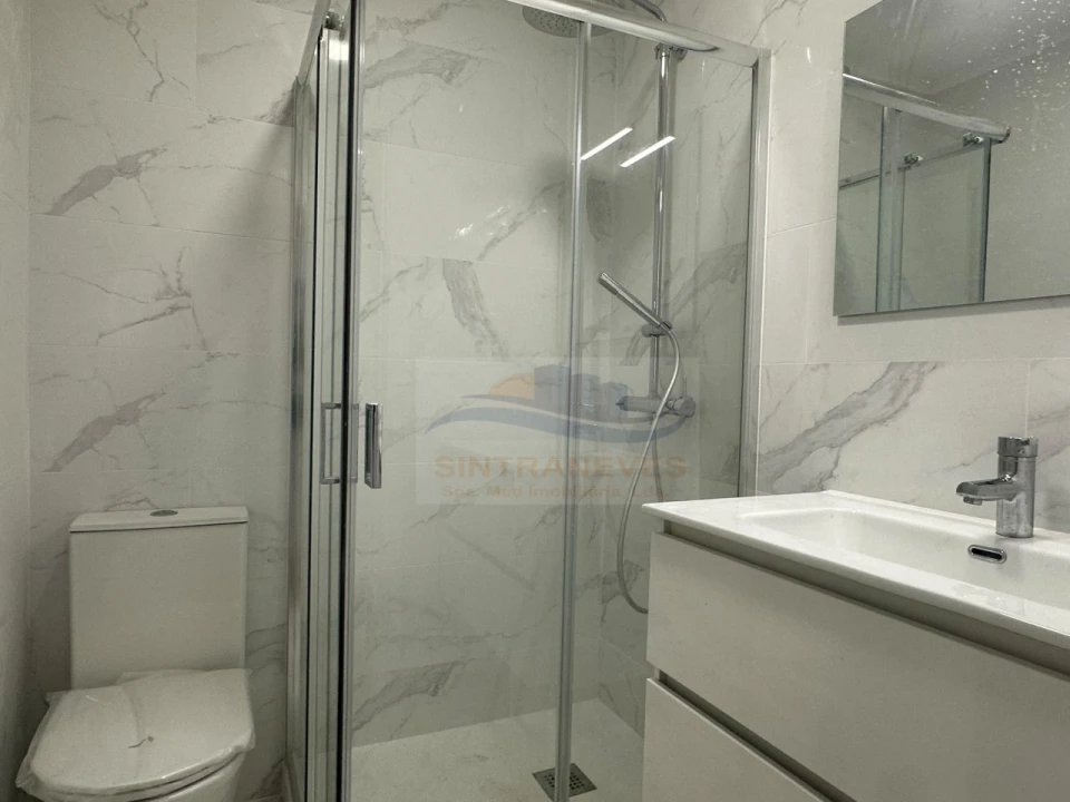 Apartamento T2 para Venda em Venteira Foto 7