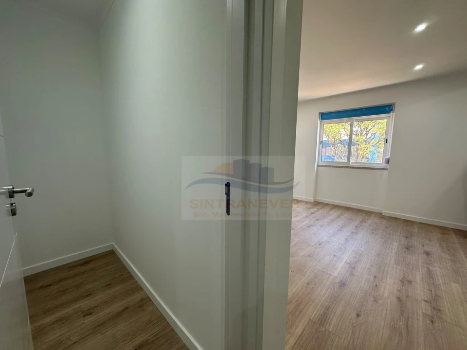 Apartamento T2 para Venda em Venteira Foto 9