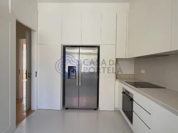 Moradia T4 para Venda em Oeiras e São Julião da Barra, Paço de Arcos e Caxias