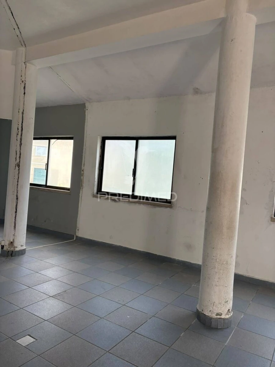 Loja para Arrendamento em Evora de Alcobaça Foto 4