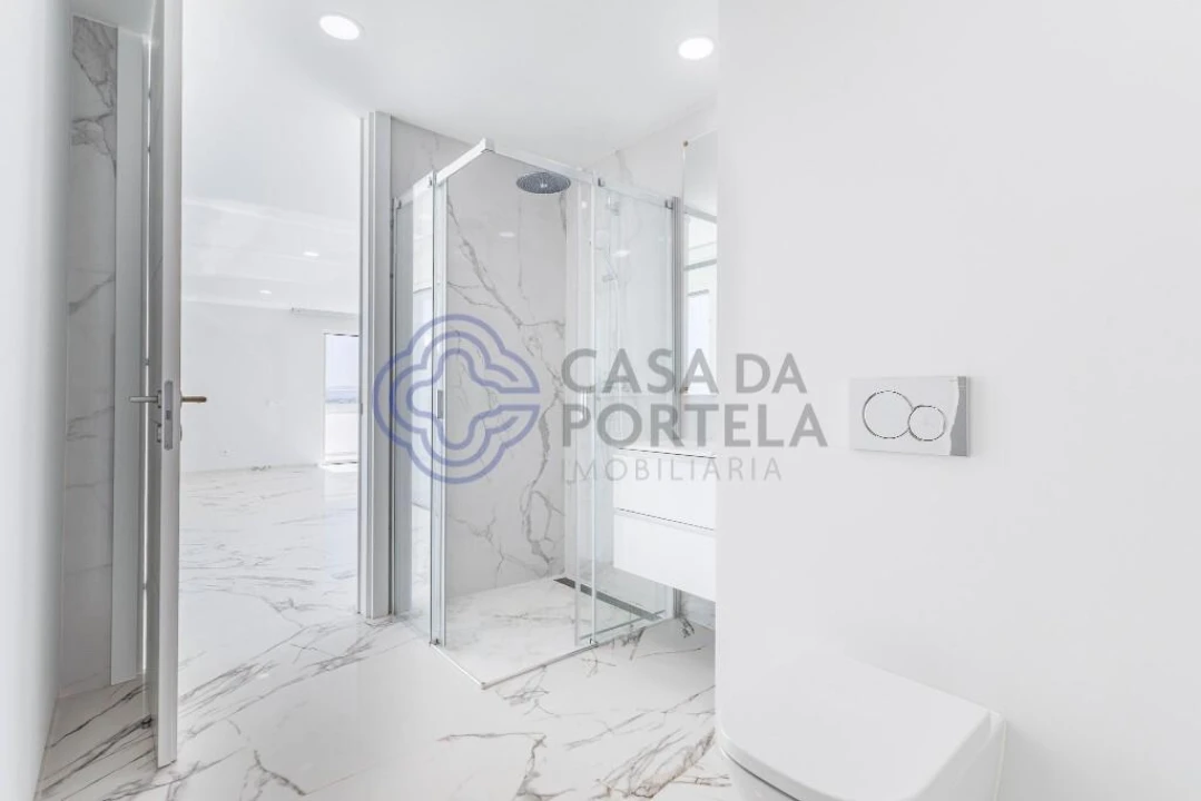Apartamento T4 para Venda em Lagos (São Sebastião e Santa Maria) Foto 40