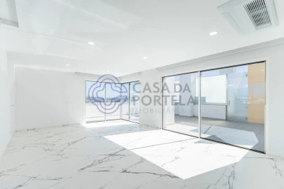 Apartamento T4 para Venda em Lagos (São Sebastião e Santa Maria)