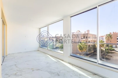 Apartamento T4 para Venda em Lagos (São Sebastião e Santa Maria)