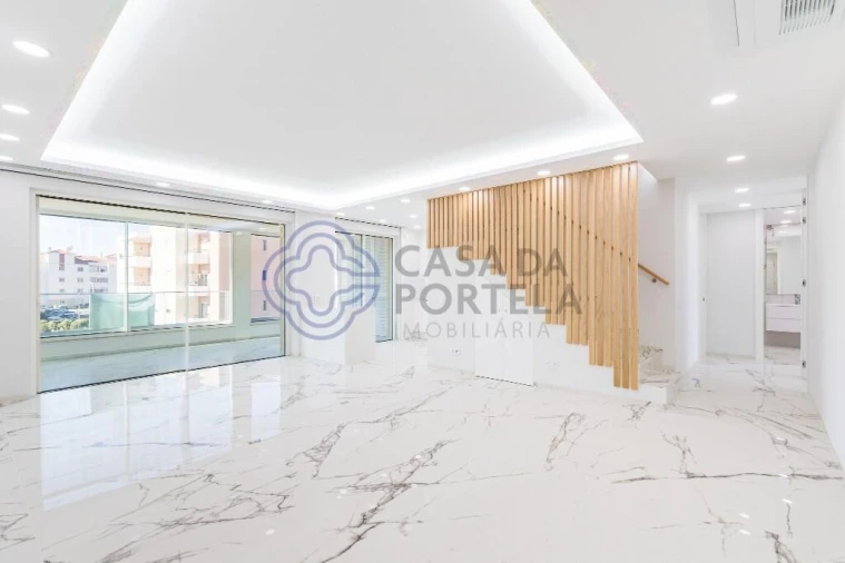 Apartamento T4 para Venda em Lagos (São Sebastião e Santa Maria) Foto 4