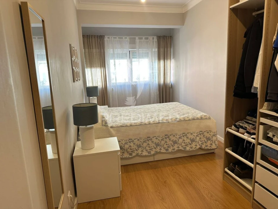 Apartamento T2 para Venda em Queluz e Belas Foto 1