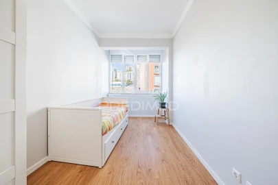 Apartamento T2 para Venda em Queluz e Belas