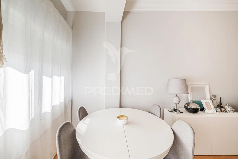 Apartamento T2 para Venda em Queluz e Belas Foto 11