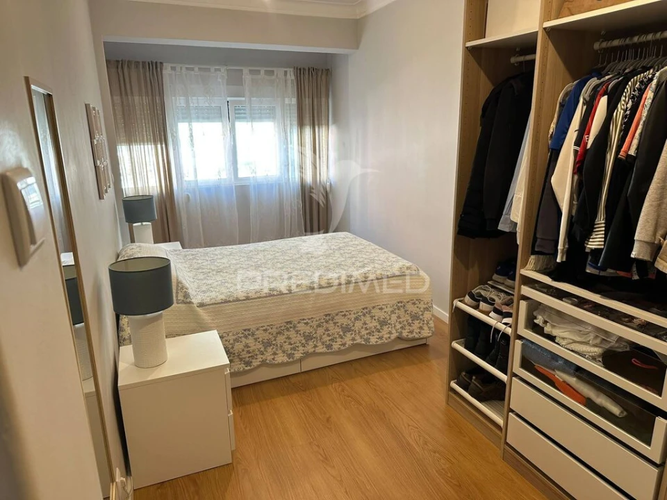 Apartamento T2 para Venda em Queluz e Belas Foto 4