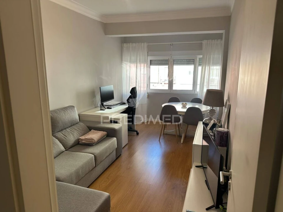Apartamento T2 para Venda em Queluz e Belas Foto 5