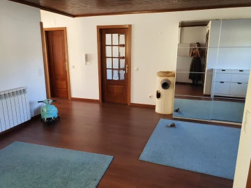 Moradia T4 para Venda em Santo Antonio dos Olivais
