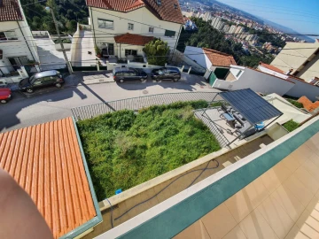 Moradia T4 para Venda em Santo Antonio dos Olivais