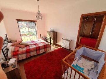 Moradia T4 para Venda em Santo Antonio dos Olivais