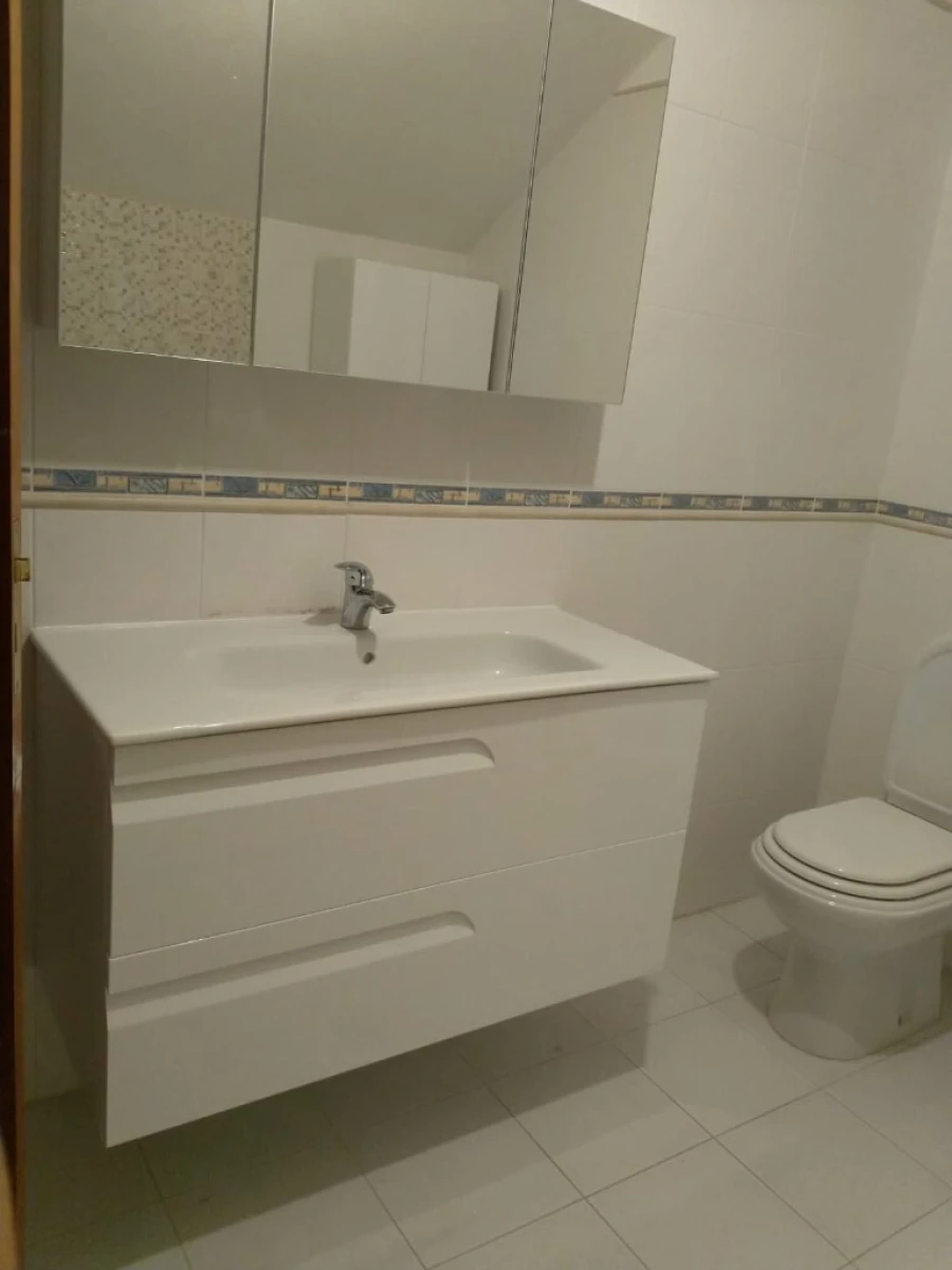 Moradia T4 para Venda em Santo Antonio dos Olivais Foto 21