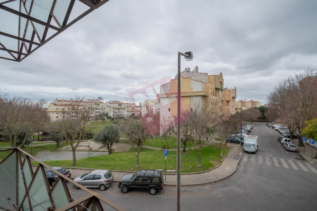 Apartamento T1 para Arrendamento em Lumiar Foto 13
