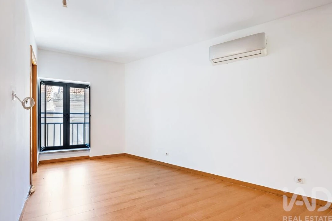 Apartamento T2 para Venda em Campo de Ourique Foto 2