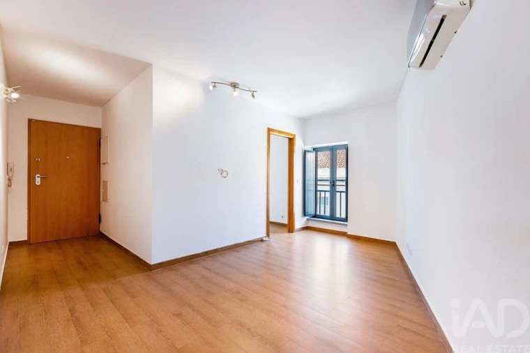 Apartamento T2 para Venda em Campo de Ourique Foto 4