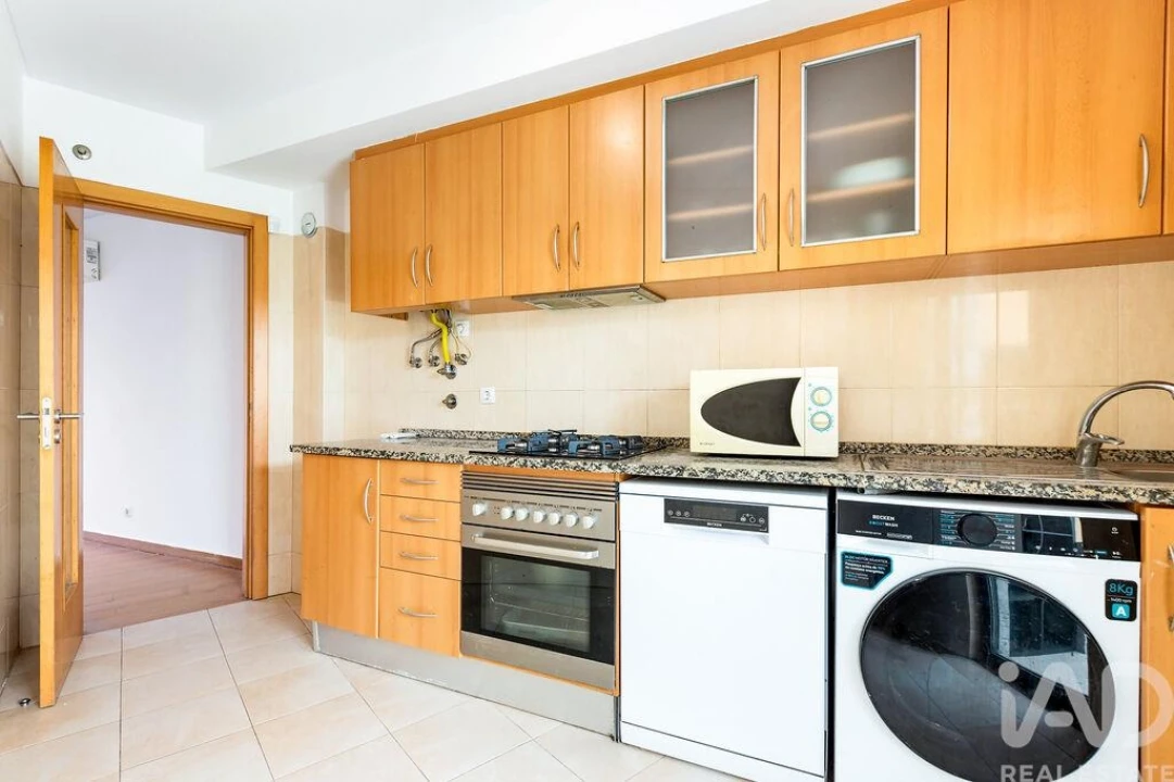 Apartamento T2 para Venda em Campo de Ourique Foto 14