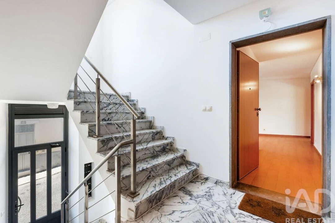 Apartamento T2 para Venda em Campo de Ourique Foto 17