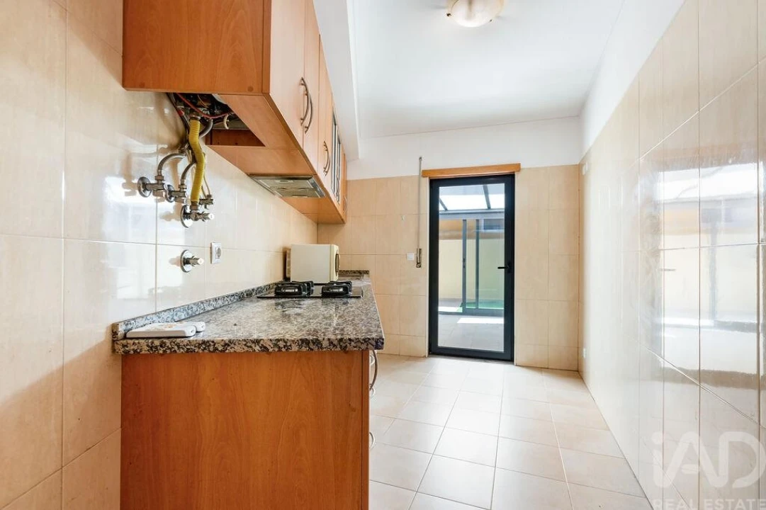 Apartamento T2 para Venda em Campo de Ourique Foto 15
