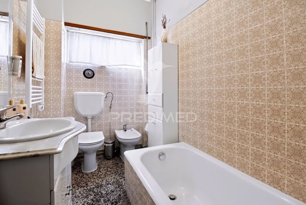 Apartamento T3 para Venda em Cedofeita, Santo Ildefonso, Sé, Miragaia, São Nicolau e Vitória Foto 4