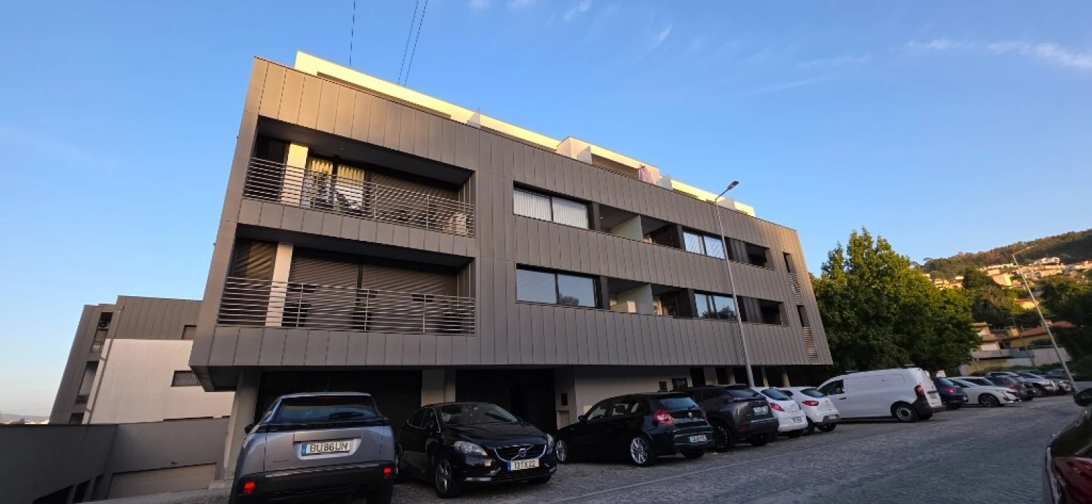 Apartamento T4 para Venda em Rebordões Foto 1