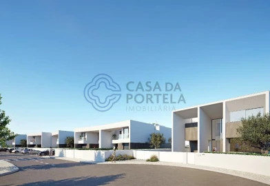 Moradia T4 para Venda em Lagos (São Sebastião e Santa Maria)