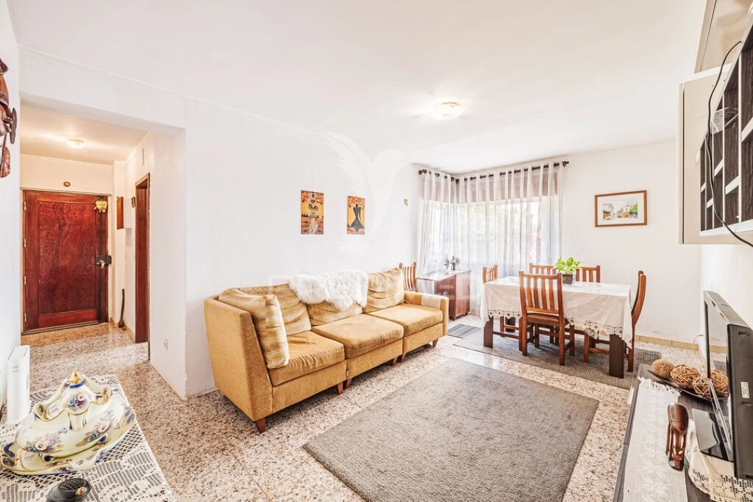 Apartamento T2 para Venda em Queluz e Belas Foto 1