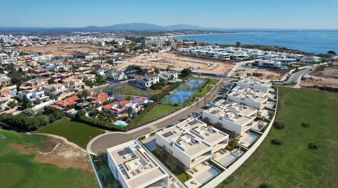 Moradia T4 para Venda em Lagos (São Sebastião e Santa Maria) Foto 24