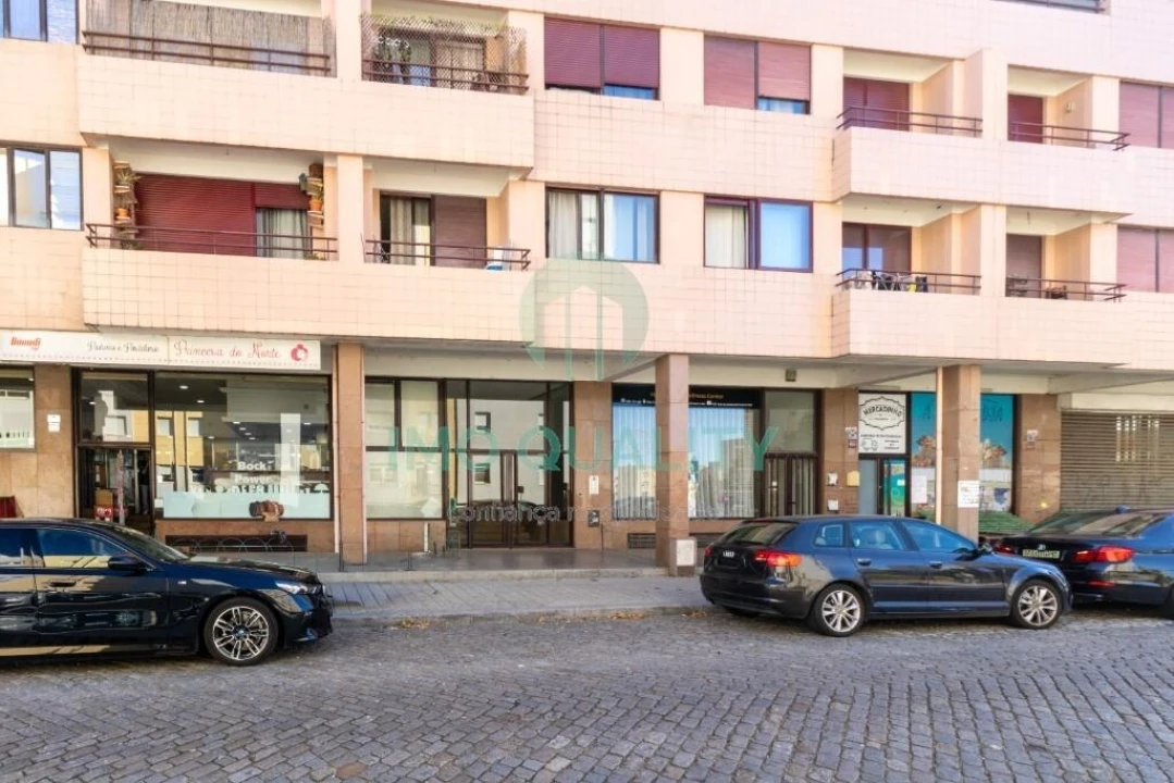 Apartamento T1 para Arrendamento em Lordelo do Ouro e Massarelos Foto 2