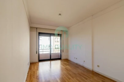 Apartamento T1 para Arrendamento em Lordelo do Ouro e Massarelos