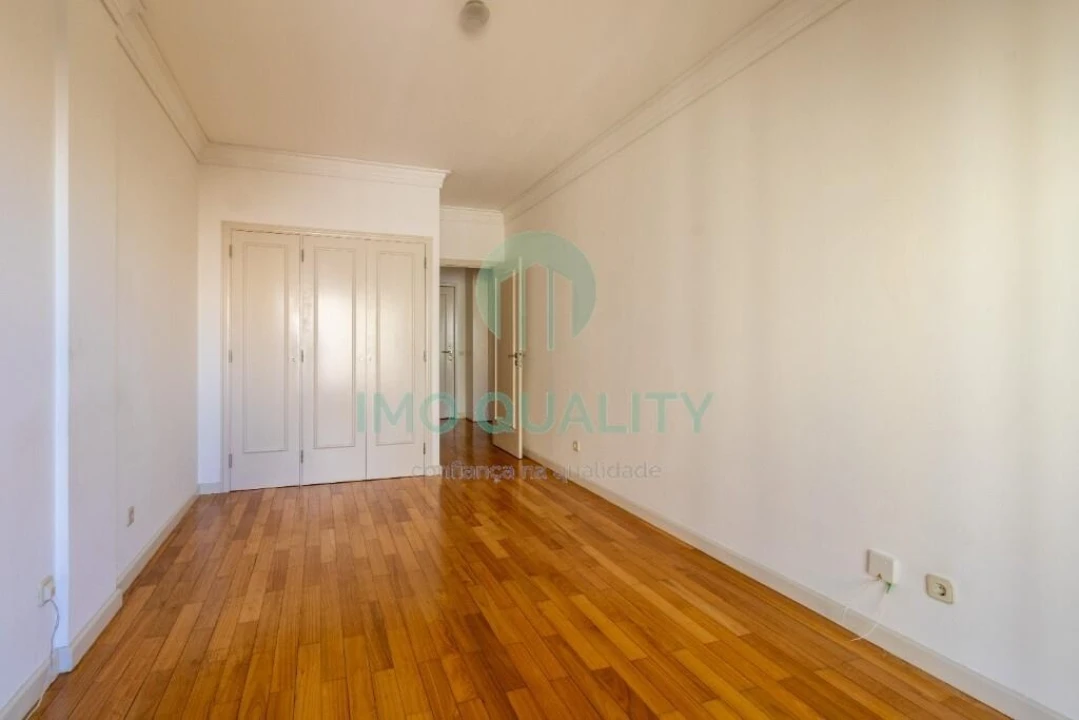 Apartamento T1 para Arrendamento em Lordelo do Ouro e Massarelos Foto 7