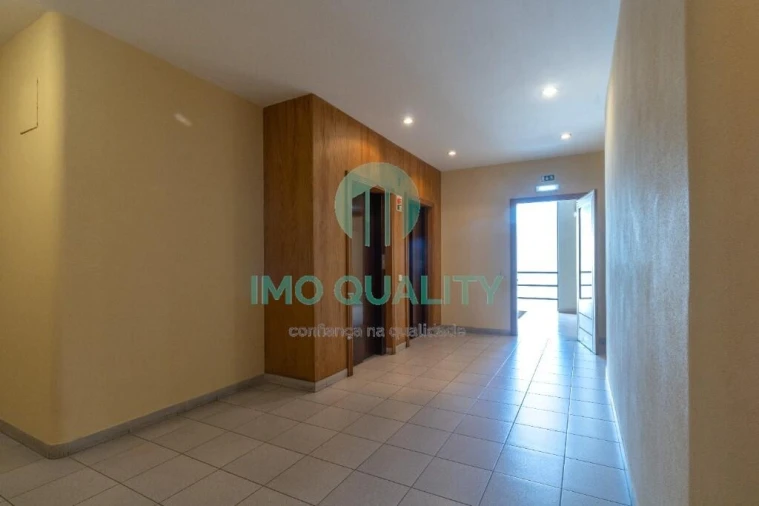 Apartamento T1 para Arrendamento em Lordelo do Ouro e Massarelos Foto 15