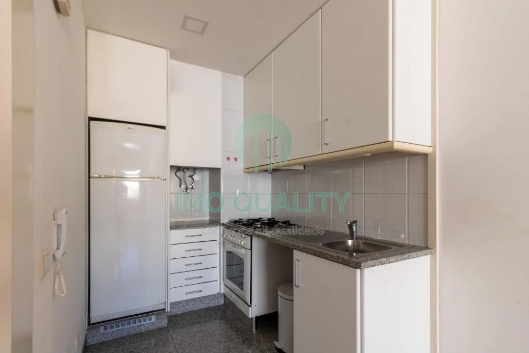 Apartamento T1 para Arrendamento em Lordelo do Ouro e Massarelos Foto 12